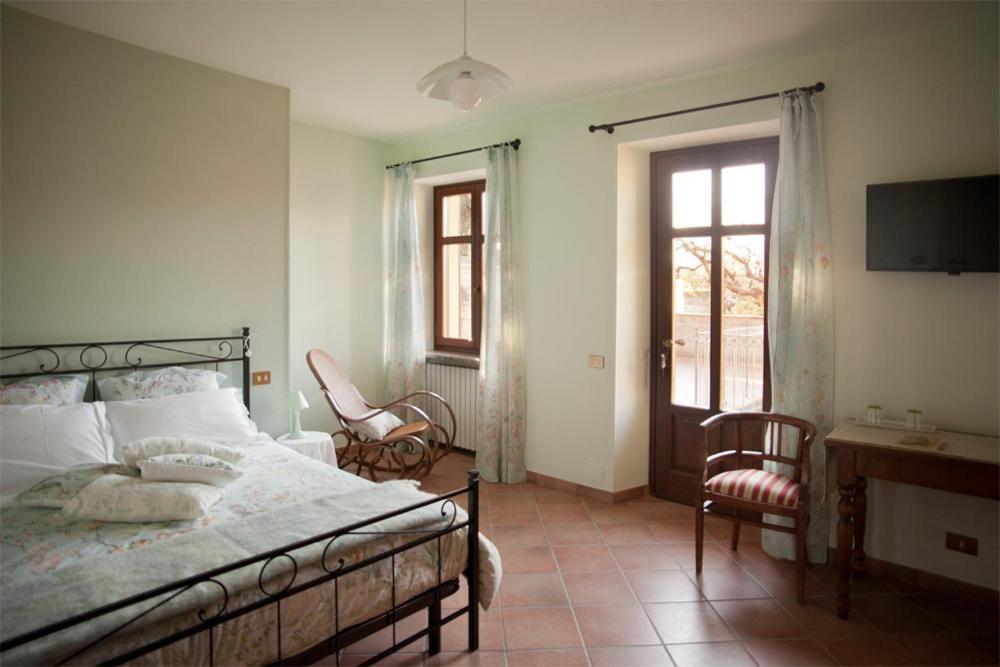 Il Germano Reale Bed and Breakfast Άλμπα Εξωτερικό φωτογραφία